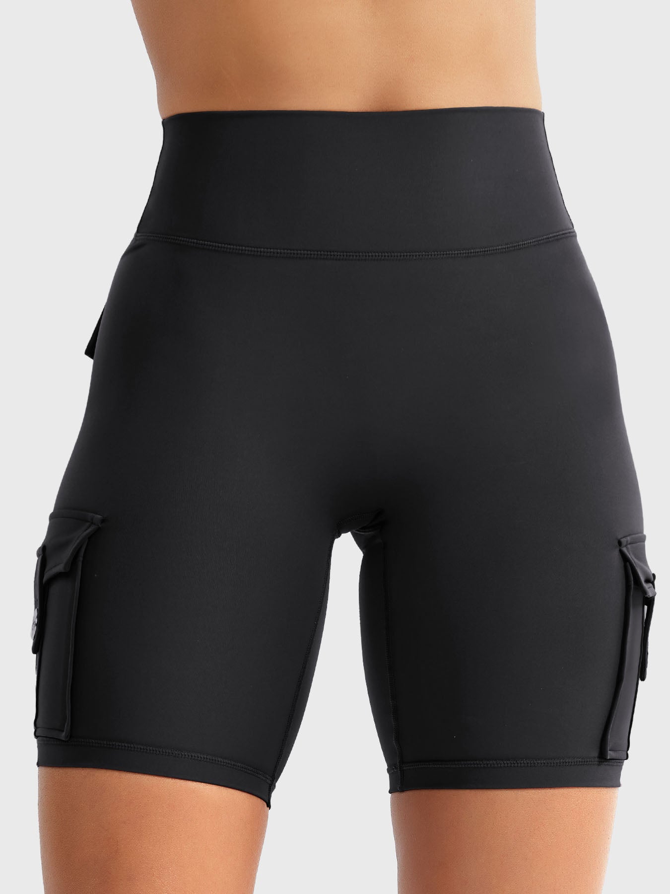 Yeoreo Hedda V-Waist Cargo Cycling Shorts